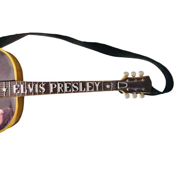 Elvis Illuminated Musical Guitar Ornament Plays "Suspicious Minds" Works 1996 - Picture 4 of 5